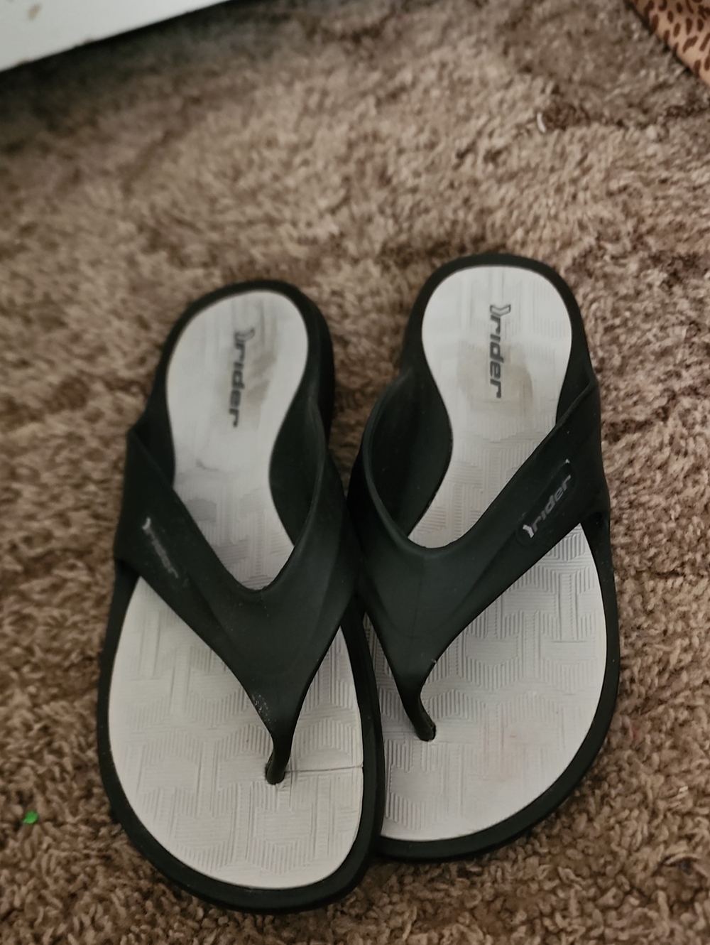 Riders by Lee Black and White Women's Thong Sandals